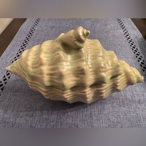 Vintage Elegant Green Ceramic Shell Lidded Dish